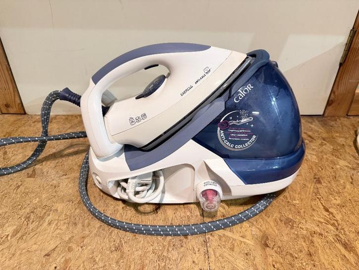 Central vapeur Calor Express anti calc, Electroménager, Fers à repasser & Planches à repasser, Comme neuf, Fer à repasser avec cordon