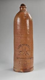 Gezocht: stenen kruik met handvat waarop "EAU MINERAL SPA", Ophalen of Verzenden