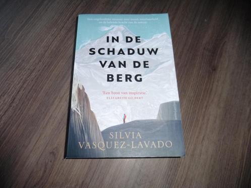 boek In de schaduw van de berg - Silvia Vasquez-Lavado, Livres, Livres Autre, Comme neuf, Enlèvement ou Envoi