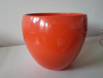 Grote oranje bloempot / cache pot beschikbaar voor biedingen