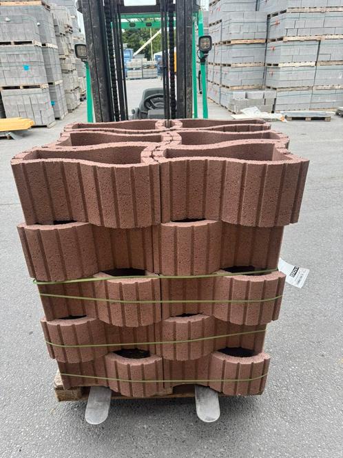 Cinthia bruine betonnen bloembak, Tuin en Terras, Bloembakken en Plantenbakken, Zo goed als nieuw, Beton, Tuin, Ophalen