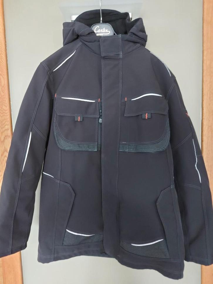 NEUVE !! Veste noire matelassée avec capuche. Taille M, Vêtements | Hommes, Vestes | Hiver, Enlèvement ou Envoi