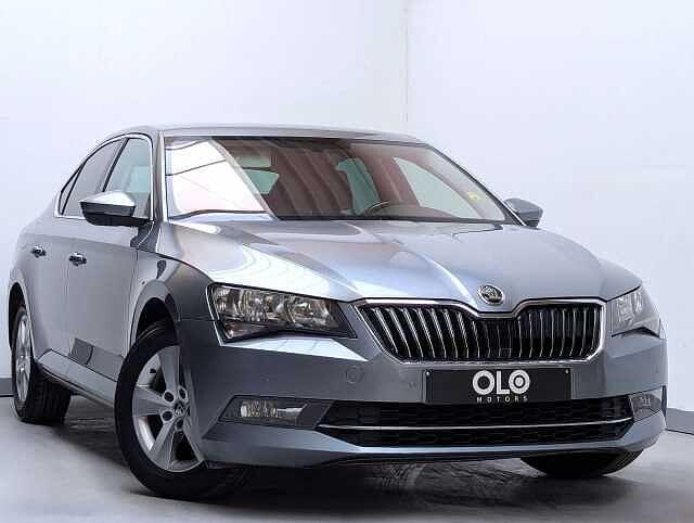 SKODA Superb 1.6 CR TDi Ambition CARPLAY-CAMEARA-NAVI, Auto's, Skoda, Bedrijf, Superb, ABS, Airbags, Airconditioning, Bluetooth