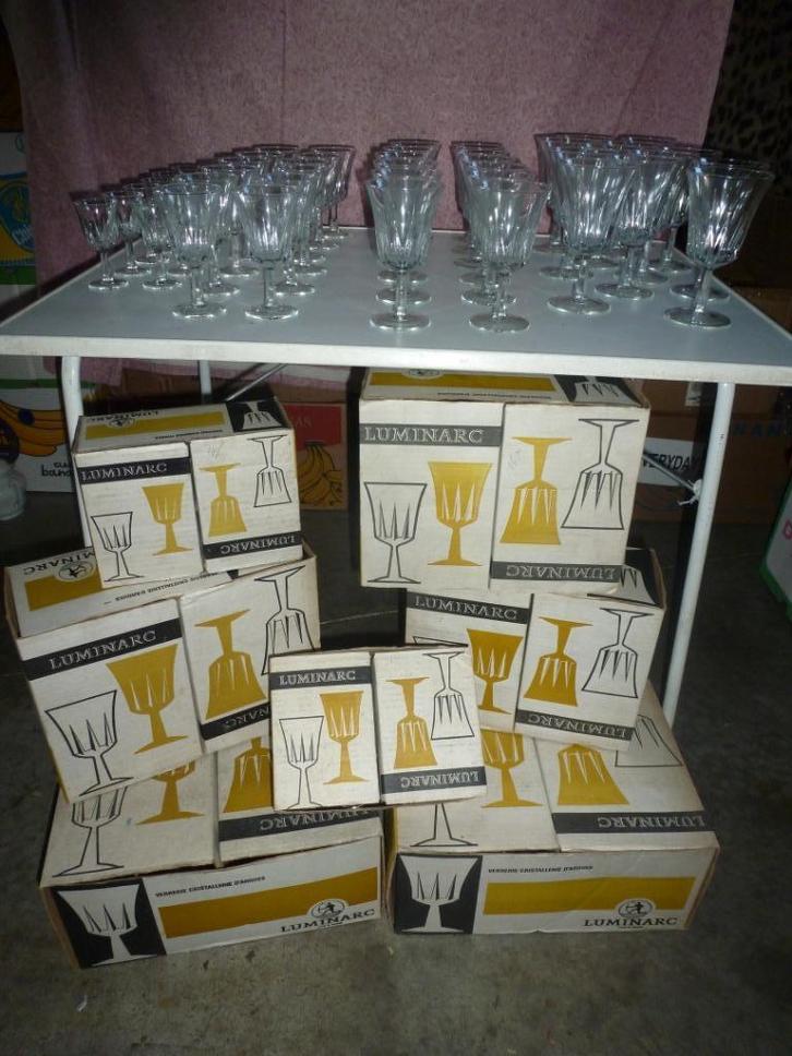128 verres modèle Régence (luminarc), Antiek en Kunst, Antiek | Glaswerk en Kristal, Ophalen