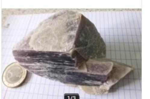 2 leuke gelaagde MUSKOVIET steentjes - 2 voor 13 !, Verzamelen, Mineralen en Fossielen, Ophalen of Verzenden