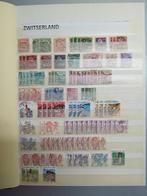 Postzegelalbum vol met zegels van de wereld - boek 3, Postzegels en Munten, Postzegels | Volle albums en Verzamelingen, Ophalen of Verzenden