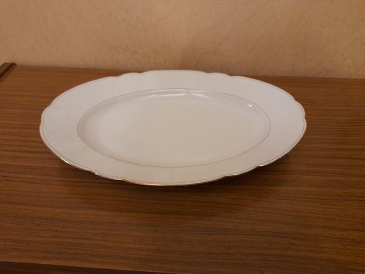 Plat ovale en porcelaine Ćmielów Made in Pologne, comme neuf, Antiek en Kunst, Antiek | Porselein, Ophalen