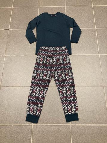Pyjama maat 116 beschikbaar voor biedingen