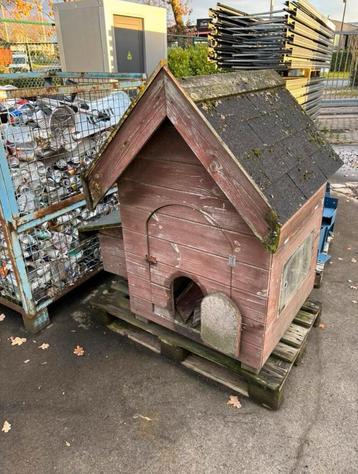 Groot kippenhok op te knappen kiekenkot  beschikbaar voor biedingen