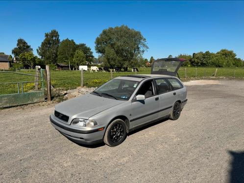Volvo V40 1997, Auto's, Volvo, Particulier, V40, Centrale vergrendeling, Cruise Control, Panoramadak, Benzine, Monovolume, 5 deurs
