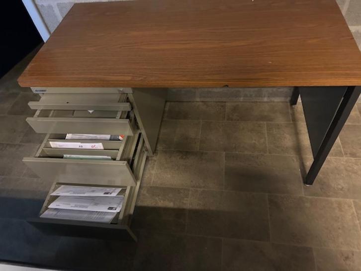 BUREELTAFELS MET SCHUIVEN, Huis en Inrichting, Bureaus, Gebruikt, Bureau, Ophalen