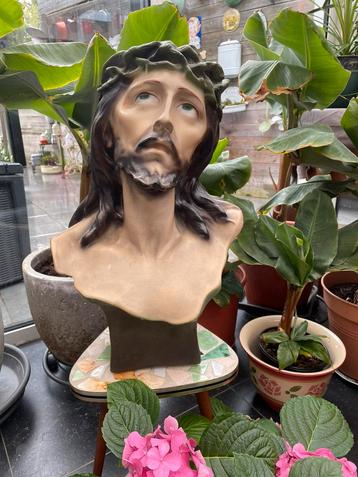 Gipsen buste van de Santo Cristo de Limpias. beschikbaar voor biedingen