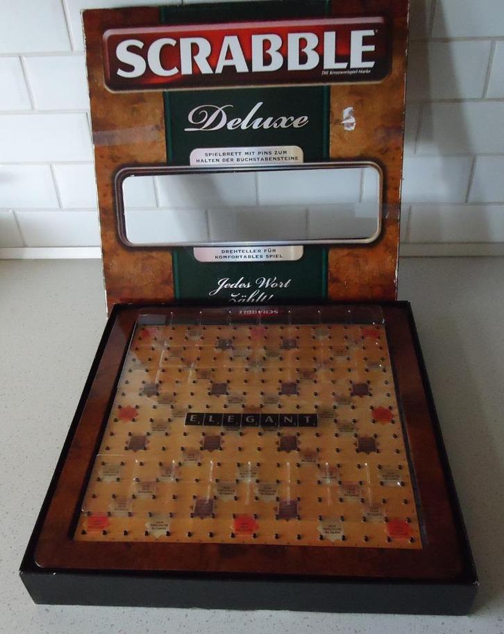 "Scrabble De Luxe" Nr. 7803 in prima staat !, Hobby en Vrije tijd, Gezelschapsspellen | Bordspellen, Zo goed als nieuw, Een of twee spelers