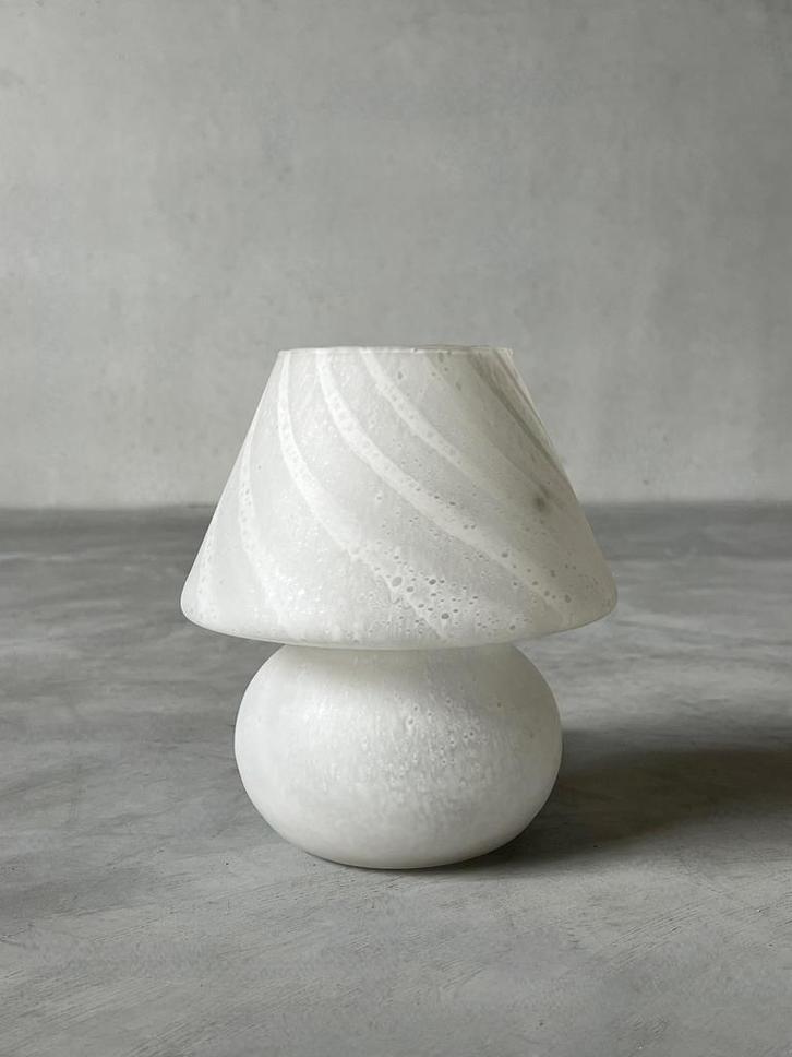Frosted Murano mushroom lamp, Huis en Inrichting, Lampen | Tafellampen, Glas, Ophalen