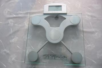 Badkamer weegschaal.  beschikbaar voor biedingen