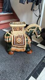Table d’appoint ou porte plante en ceramique - cheval, Antiek en Kunst, Antiek | Keramiek en Aardewerk, Ophalen