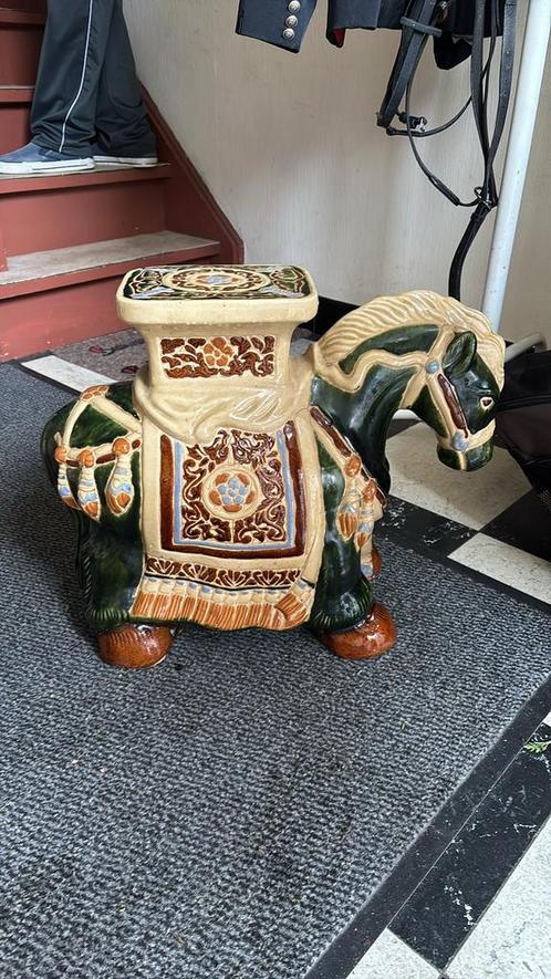 Table d’appoint ou porte plante en ceramique - cheval, Antiek en Kunst, Antiek | Keramiek en Aardewerk, Ophalen