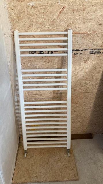 Badkamer verwarming, radiator chauffage handdoekdroger beschikbaar voor biedingen