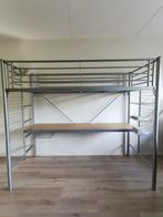 Metalen hoogslaper met bureaublad 90x200, Huis en Inrichting, Slaapkamer | Stapelbedden en Hoogslapers, Ophalen, Zo goed als nieuw
