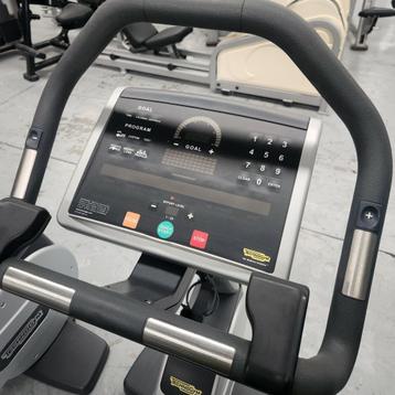 Technogym New Bike 700 LED Excite hometrainer Upright Bike beschikbaar voor biedingen