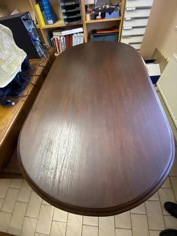 Antieke donker eiken eettafel beschikbaar voor biedingen