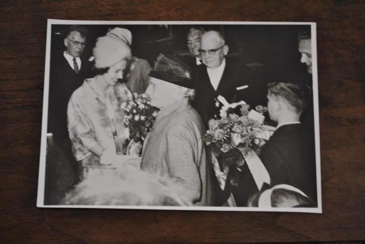 Photo originale Famille Royale Belgique België Reine Fabiola, Collections, Maisons royales & Noblesse, Utilisé, Autres types, Enlèvement ou Envoi