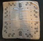 Scapa roze beige zijden sjaal 70x70cm, Kleding | Dames, Mutsen, Sjaals en Handschoenen, Ophalen of Verzenden