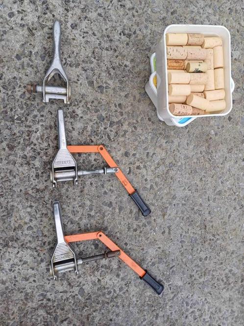 3 Handkurken en kurken, Verzamelen, Wijnen, Gebruikt, Ophalen of Verzenden