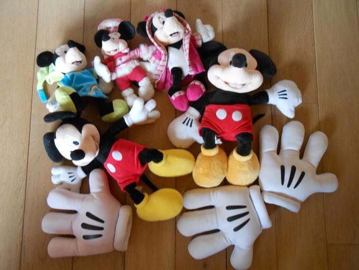 Lot de 5 Mickey peluche et 3 gants de Mickey, Enfants & Bébés, Jouets | Peluches, Utilisé, Enlèvement