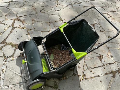 Handige veegmachine voor bladeren en eikels, Tuin en Terras, Veegmachines, Zo goed als nieuw, Ophalen