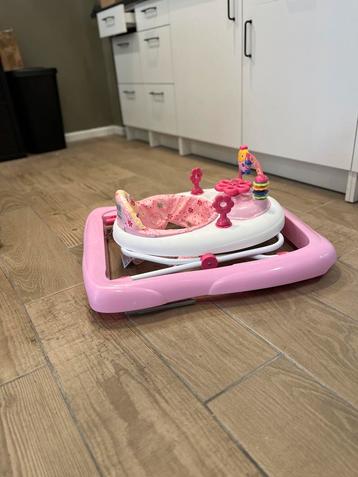 Trotteur rose beschikbaar voor biedingen