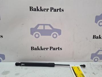 Gasdemper links-achter van een Volkswagen Golf beschikbaar voor biedingen