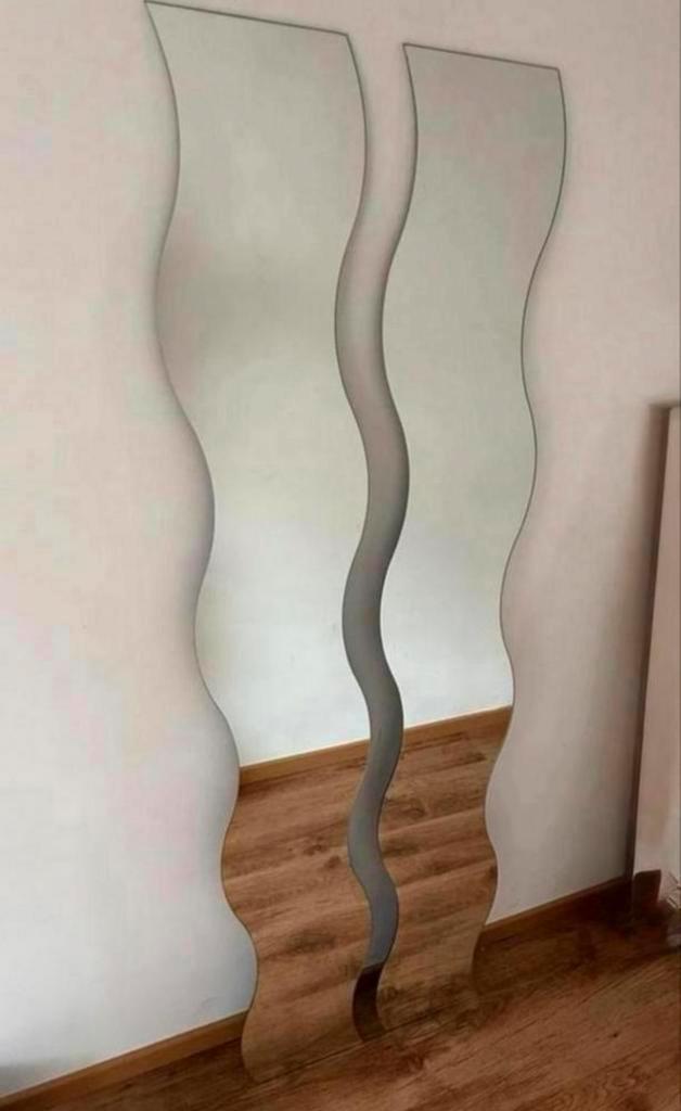 2 golvende identieke spiegels - IKEA., Huis en Inrichting, Woonaccessoires | Spiegels, Zo goed als nieuw, Minder dan 50 cm, 150 tot 200 cm