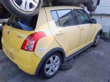 FEU ARRIÈRE DROIT Suzuki Swift (ZA / ZC / ZD1 / 2/3/9), Utilisé, Suzuki