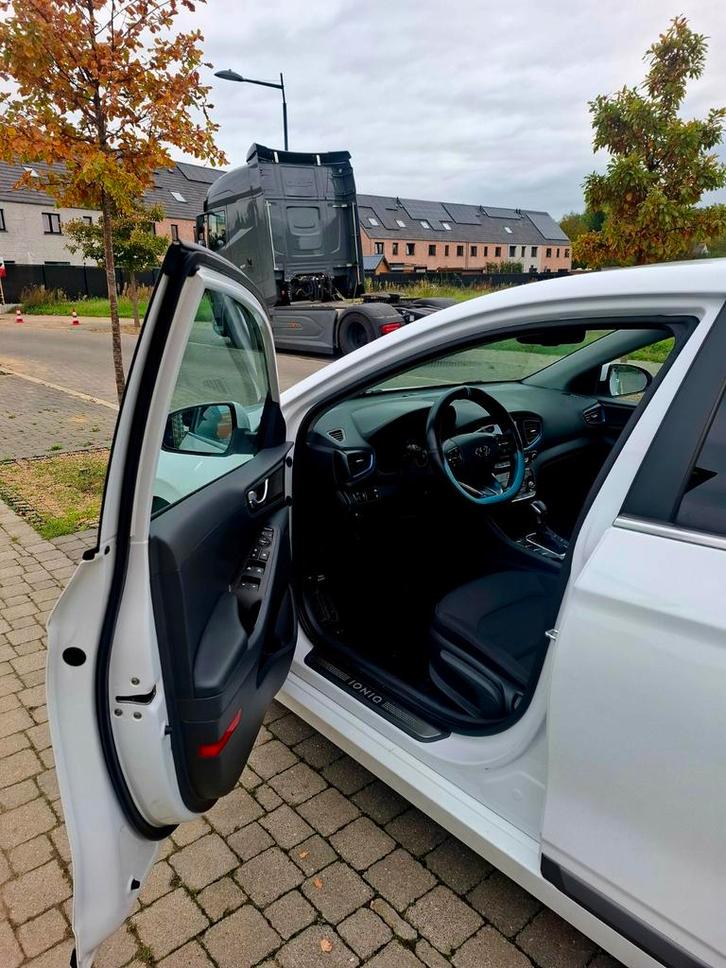 Hyundai lonic hybride benzine 1,6 automaat Km 64000 euro 6b, Auto's, Hyundai, Particulier, ABS, Airbags, Navigatiesysteem, Benzine