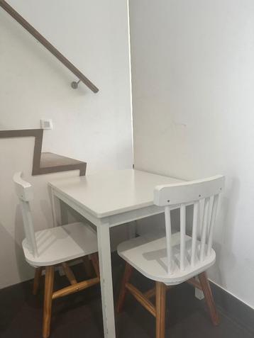Kindertafel en 2 stoeltjes, Kinderen en Baby's, Kinderkamer | Tafels en Stoelen, Ophalen, Gebruikt, Tafel(s) en Stoel(en)