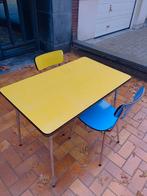 Gele formicatafel met bijpassende stoelen, Huis en Inrichting, Tafels | Eettafels, Ophalen, Gebruikt