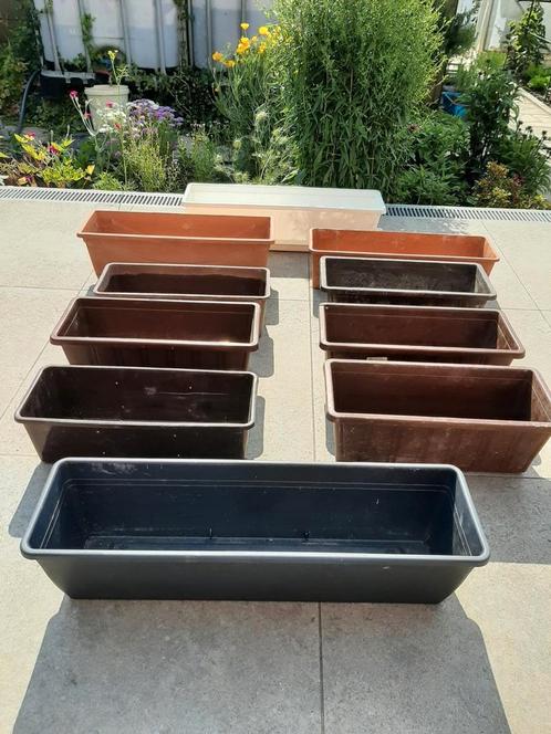 10 bloembakken in kunststof aan 2€/stuk of 10€ voor allemaal, Tuin en Terras, Bloembakken en Plantenbakken, Gebruikt, Kunststof