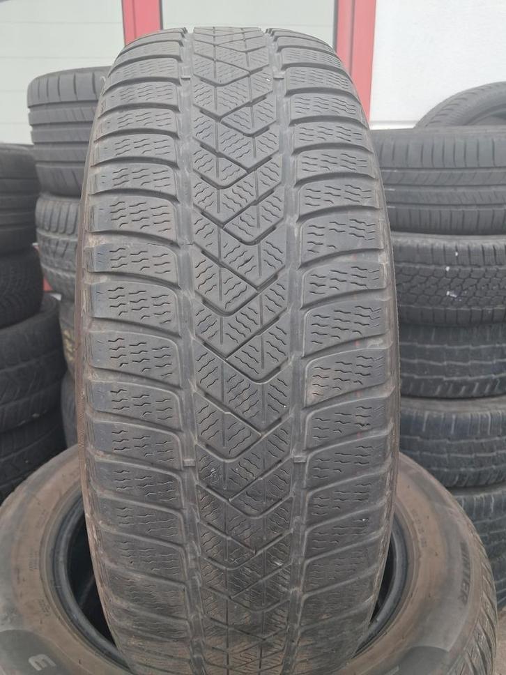 2256018 225/60/18 225/60R18 winter Pirelli, Auto diversen, Autosport-onderdelen, Zo goed als nieuw, Ophalen