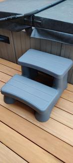 Opstapje voor oa jacuzzi's, Tuin en Terras, Ophalen, Zo goed als nieuw