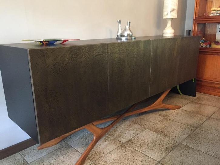 Exclusieve , zwart gepatineerde messing dressoir / sideboard, Huis en Inrichting, Kasten | Dressoirs, Gebruikt, Met deur(en), Metaal