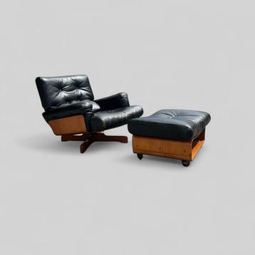 Lounge chair and ottoman cinova beschikbaar voor biedingen
