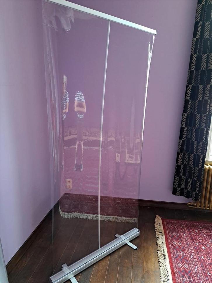 Transparant scherm 2m1m. Oprolbaar., Huis en Inrichting, Woonaccessoires | Memoborden, Zo goed als nieuw, Ophalen