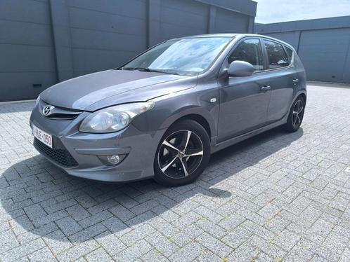 Hyundai I30 + winterbanden (niet gebruikt) + velgen, Auto's, Hyundai, Particulier, i30, Diesel, Euro 5, 5 deurs, Handgeschakeld