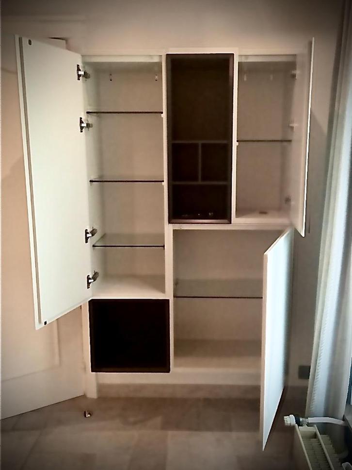 Armoire suspendue moderne de Kettnaker (série : ALEA), Maison & Meubles, Armoires | Armoires murales, Comme neuf, 150 à 200 cm