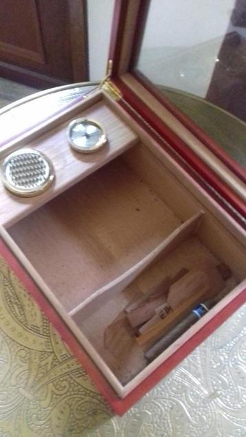 Humidor beschikbaar voor biedingen