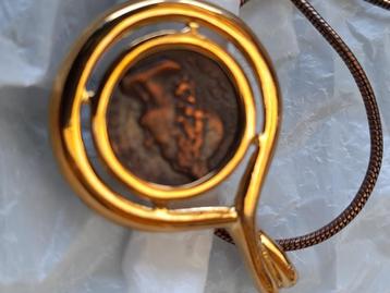 Halsketting met oud Romeins medaillon