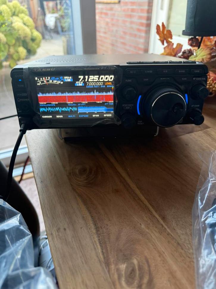 Zo goed als nieuwe Yaesu FT710AESS met garantie, Telecommunicatie, Zenders en Ontvangers, Zo goed als nieuw, Zender en Ontvanger