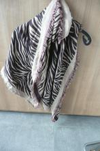 Sjaal in tijgerprint (A92), Kleding | Dames, Ophalen of Verzenden, Zo goed als nieuw, Sjaal