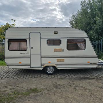 Caravan 4 slaapplaatsen Badkamer werfkeet camping voortent  beschikbaar voor biedingen